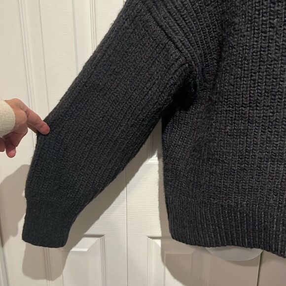 H&M Dark Charcoal Grey almost Black Turtleneck Sweater Size M - Picture 4 of 9